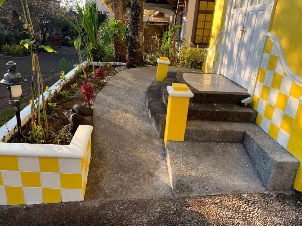 Villa Wubao Kota Bunga 3 Kamar Harga Budget Cinengangirang ภายนอก รูปภาพ