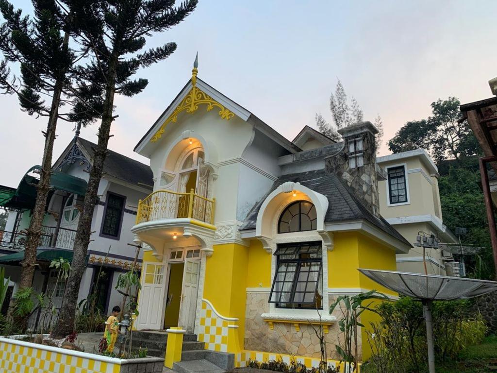 Villa Wubao Kota Bunga 3 Kamar Harga Budget Cinengangirang ภายนอก รูปภาพ